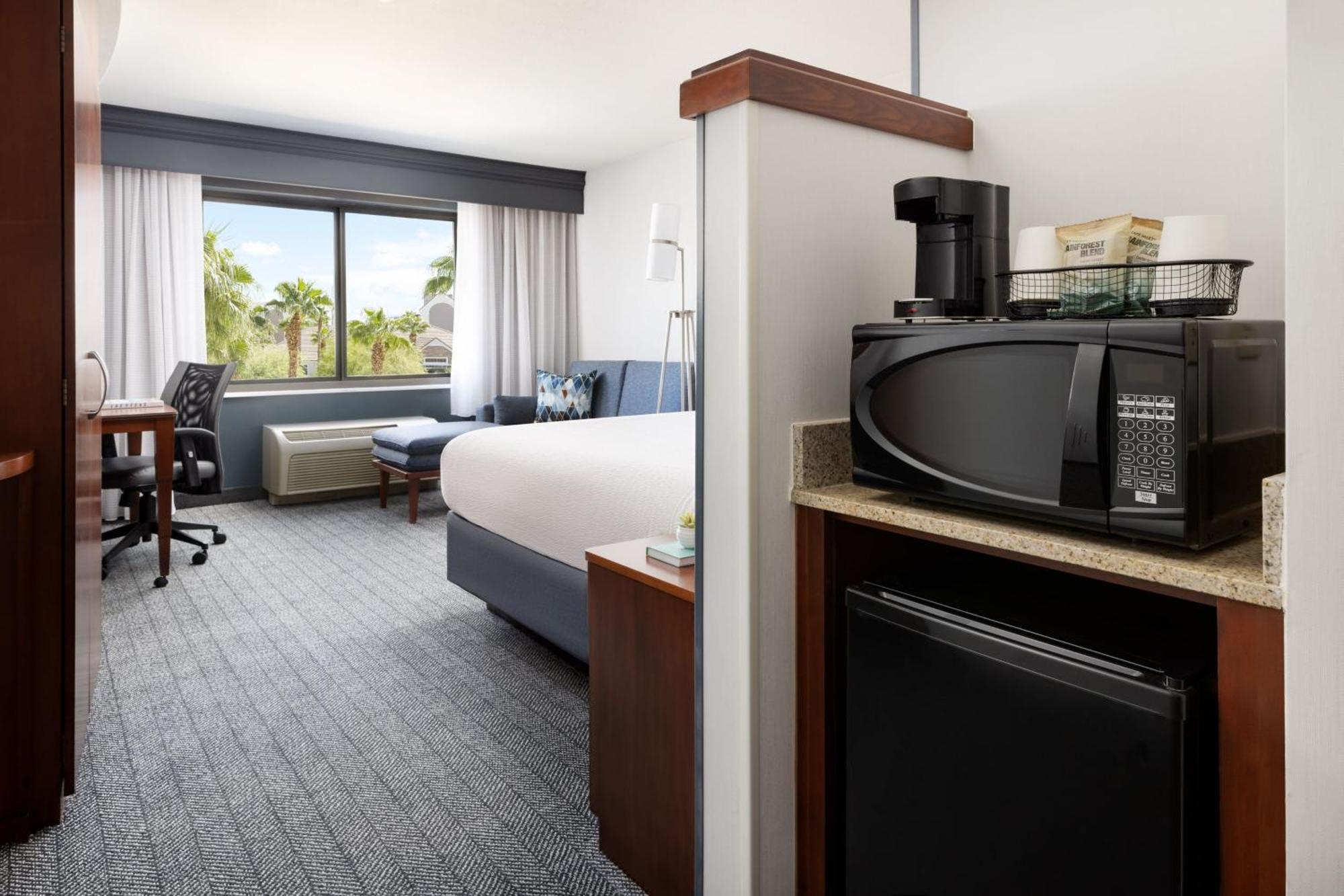 Courtyard By Marriott Las Vegas Stadium Area Екстериор снимка