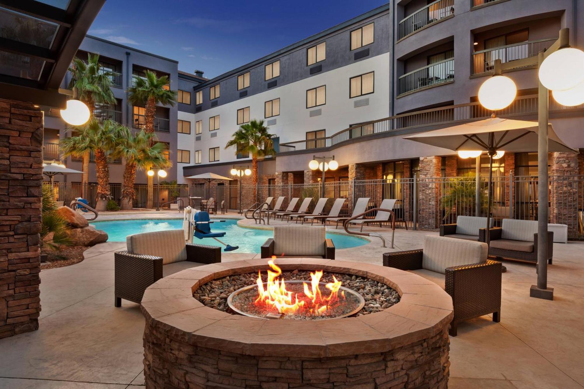 Courtyard By Marriott Las Vegas Stadium Area Екстериор снимка