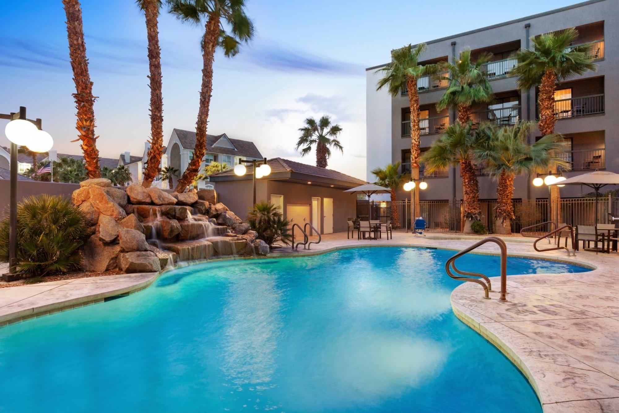 Courtyard By Marriott Las Vegas Stadium Area Екстериор снимка