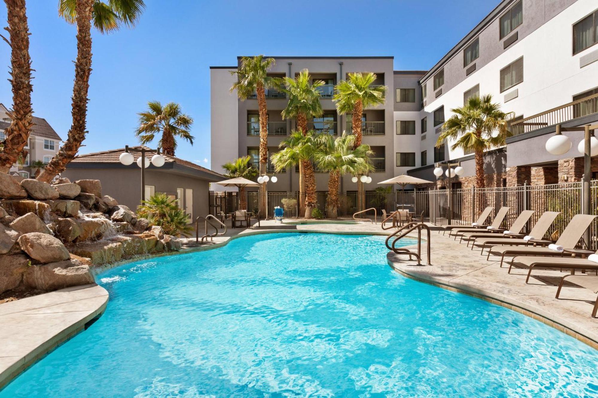 Courtyard By Marriott Las Vegas Stadium Area Екстериор снимка