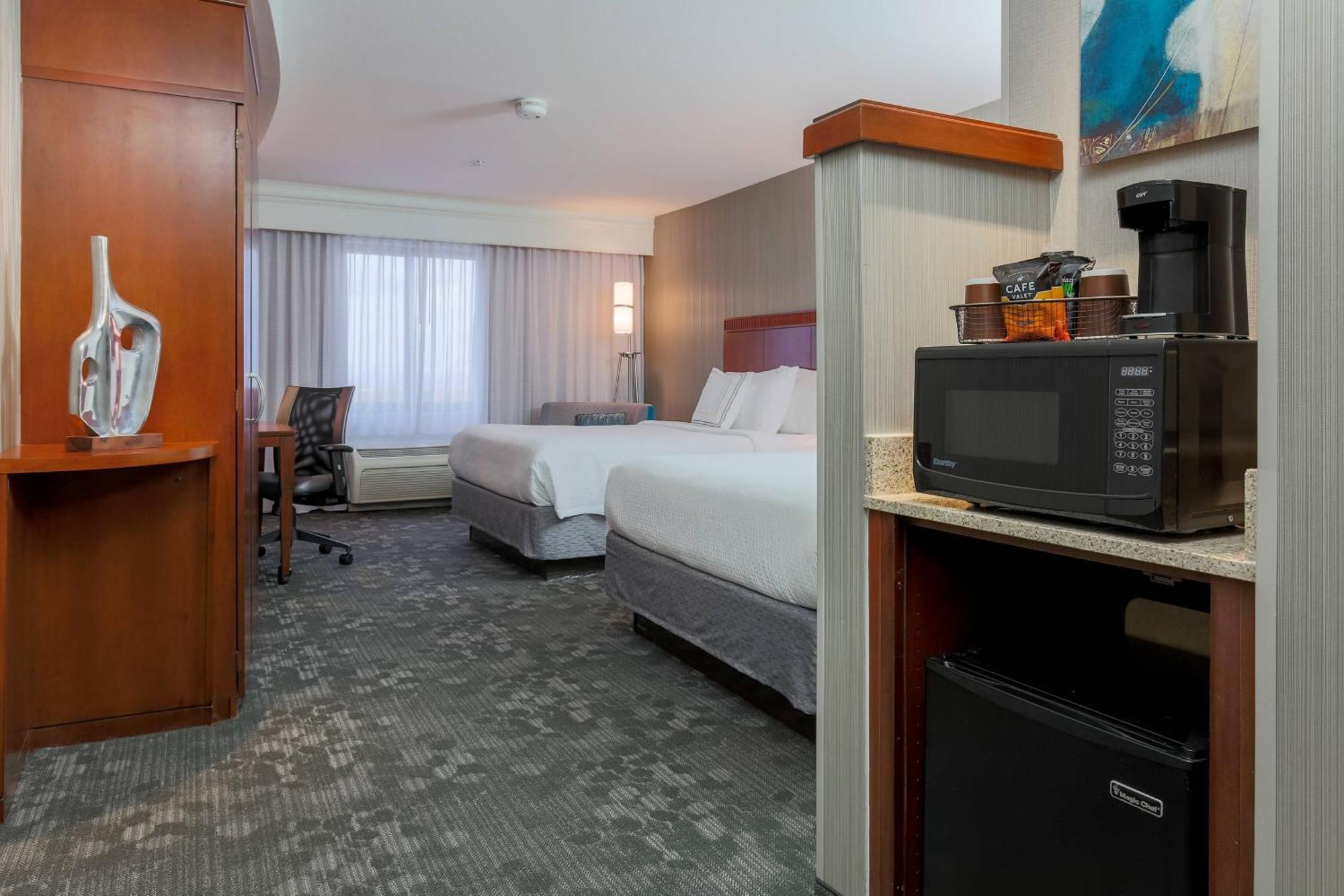 Courtyard By Marriott Las Vegas Stadium Area Екстериор снимка