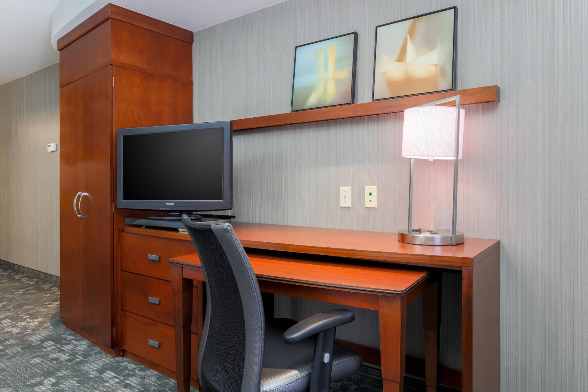 Courtyard By Marriott Las Vegas Stadium Area Екстериор снимка