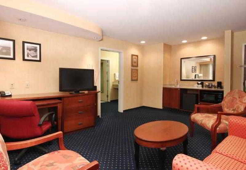Courtyard By Marriott Las Vegas Stadium Area Екстериор снимка